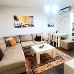 アパート Tulips Apartment-free Parking *