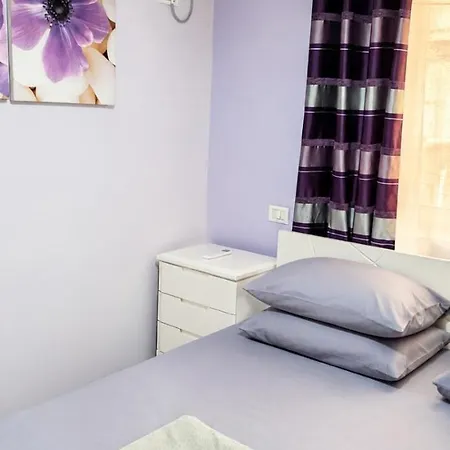 דירה Tulips Apartment-free Parking *